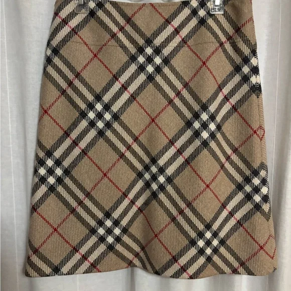 Burberry skirt - Picture 2 of 10